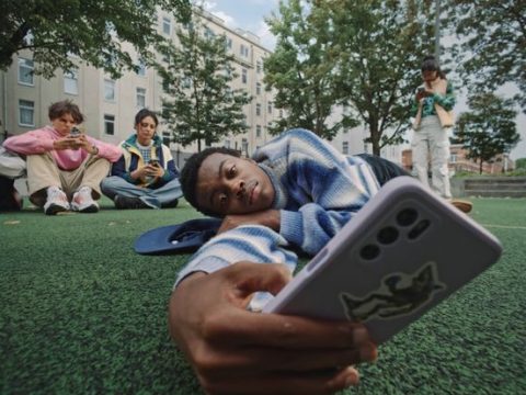 Construction of Identity in the Digital Age: Who Am I Online?